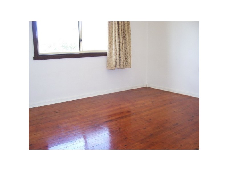 6 Regents St, Regents Park NSW 2143