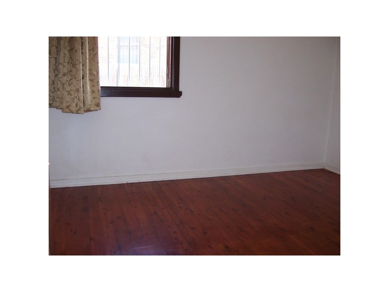 6 Regents St, Regents Park NSW 2143