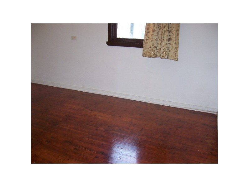 6 Regents St, Regents Park NSW 2143