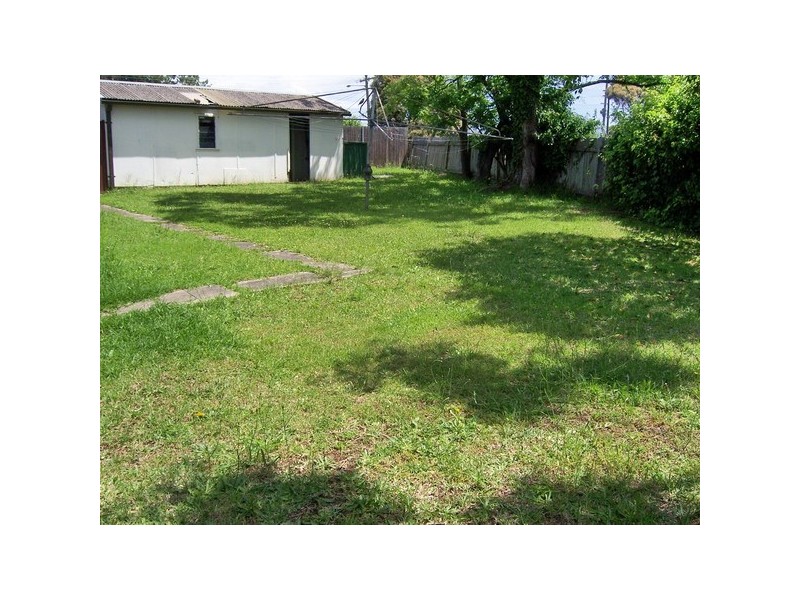 6 Regents St, Regents Park NSW 2143