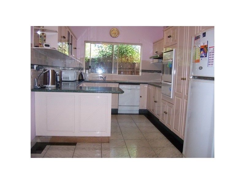 11 Hinchen St, Guildford NSW 2161