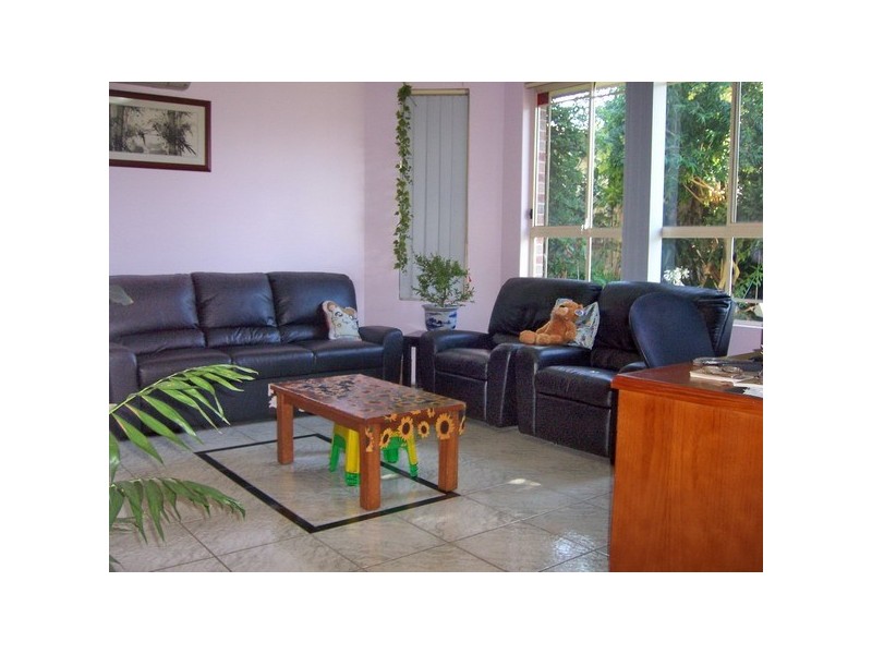 11 Hinchen St, Guildford NSW 2161