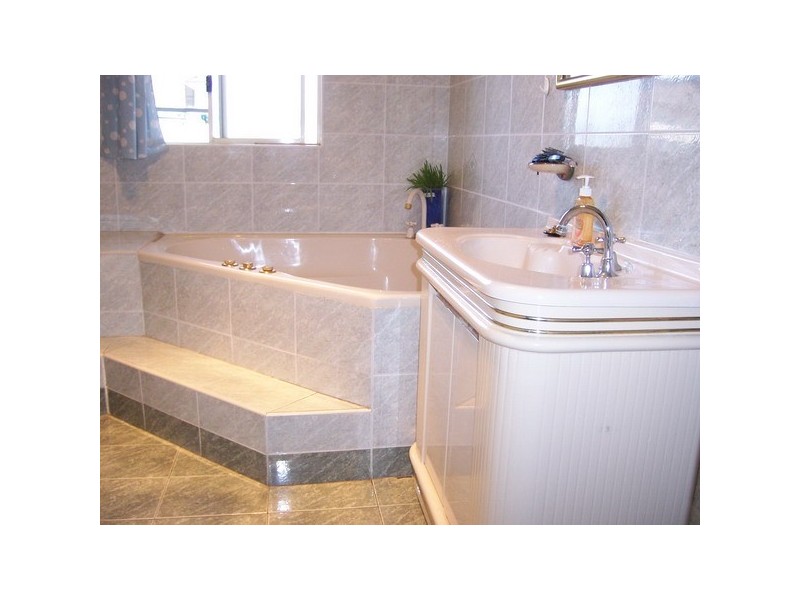 11 Hinchen St, Guildford NSW 2161