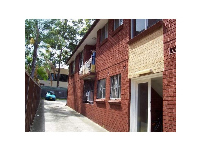 2/20 Northumberlad Road, Auburn NSW 2144