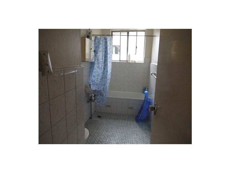 2/20 Northumberlad Road, Auburn NSW 2144