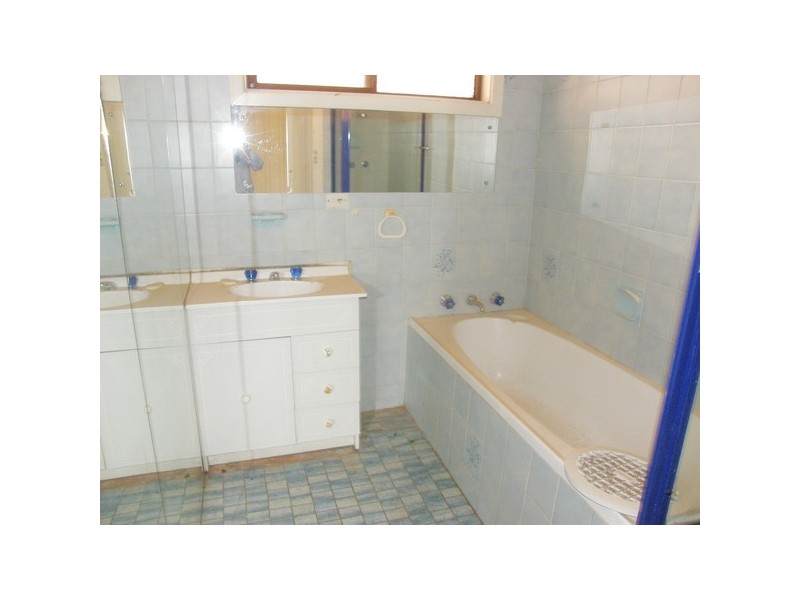 8 St Johns Rd, Auburn NSW 2144