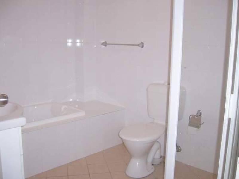 15/7-11  Kitchener Avenue, Regents Park NSW 2143