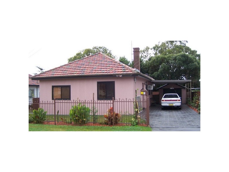 9  Bradman St, Merrylands NSW 2160