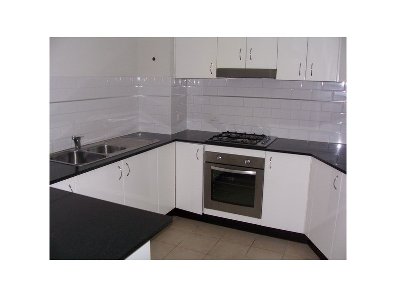 9/7-11  Kitchener  Avenue, Regents Park NSW 2143