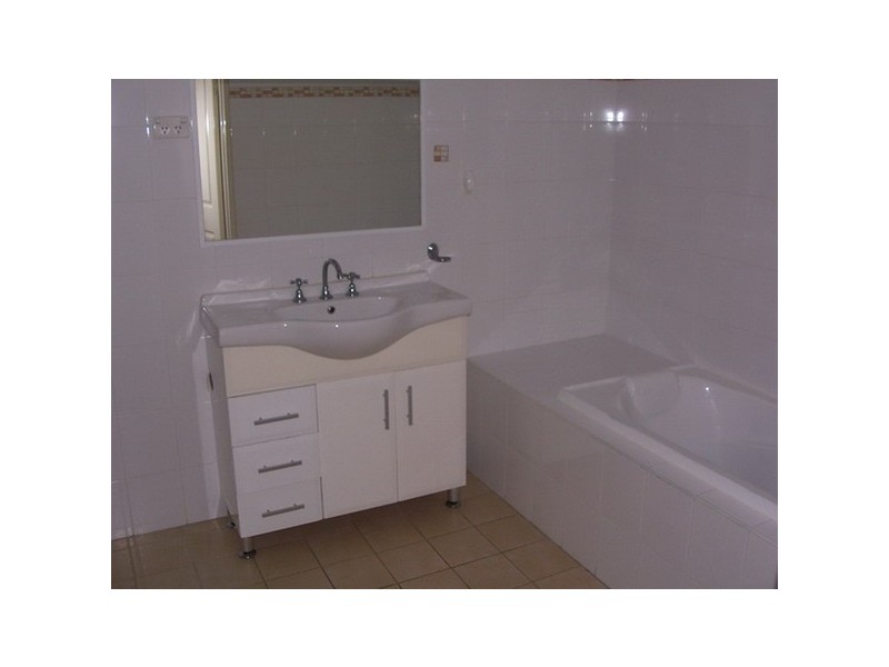 9/7-11  Kitchener  Avenue, Regents Park NSW 2143