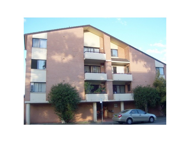 13/8  Mary St, Granville NSW 2142