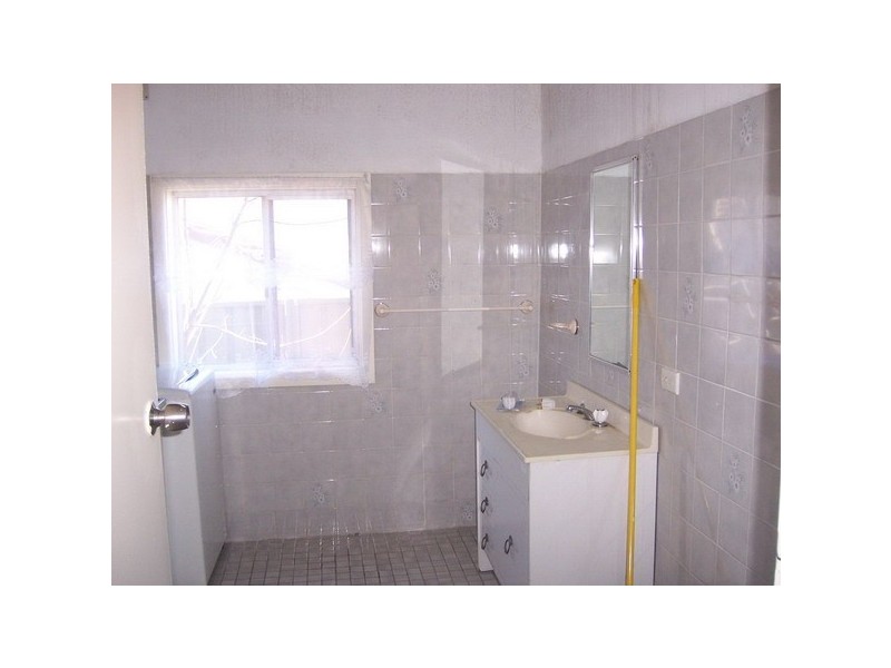 13 Kibo Road, Regents Park NSW 2143