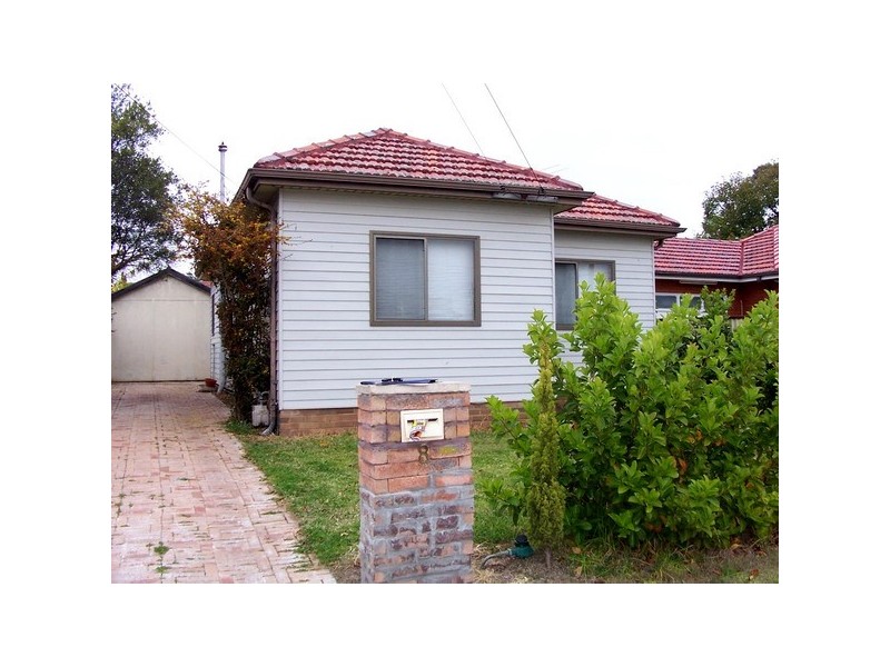 8 wanda Street, Merrylands NSW 2160