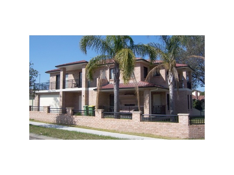 15 Oakleigh Ave, Granville NSW 2142