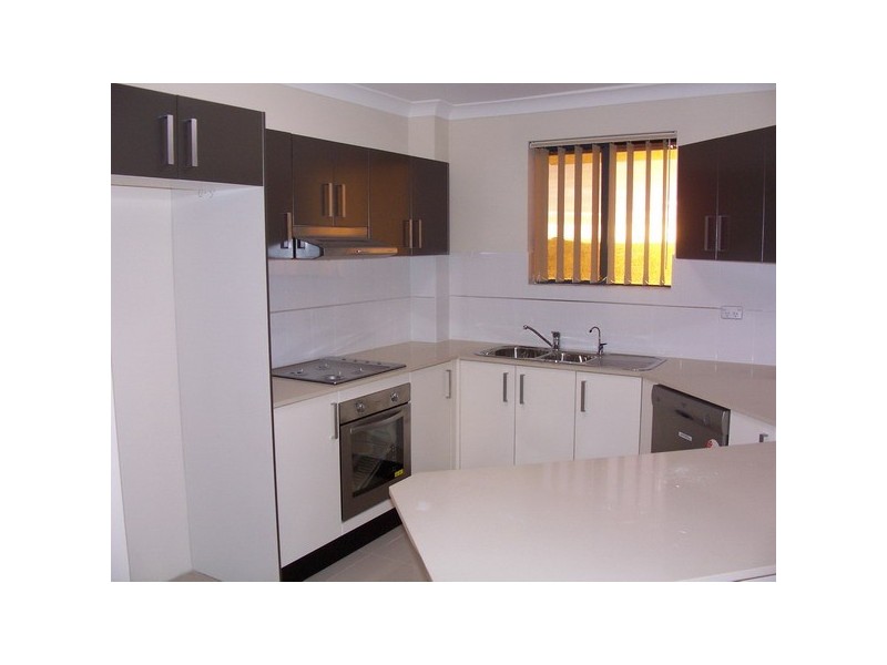 30/2  Amy Street, Regents Park NSW 2143