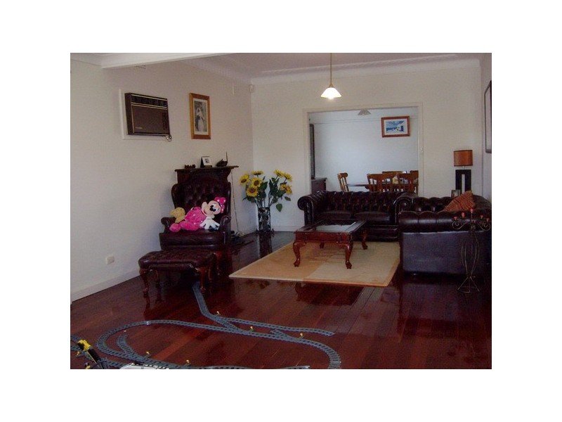 19 Kibo Road, Regents Park NSW 2143