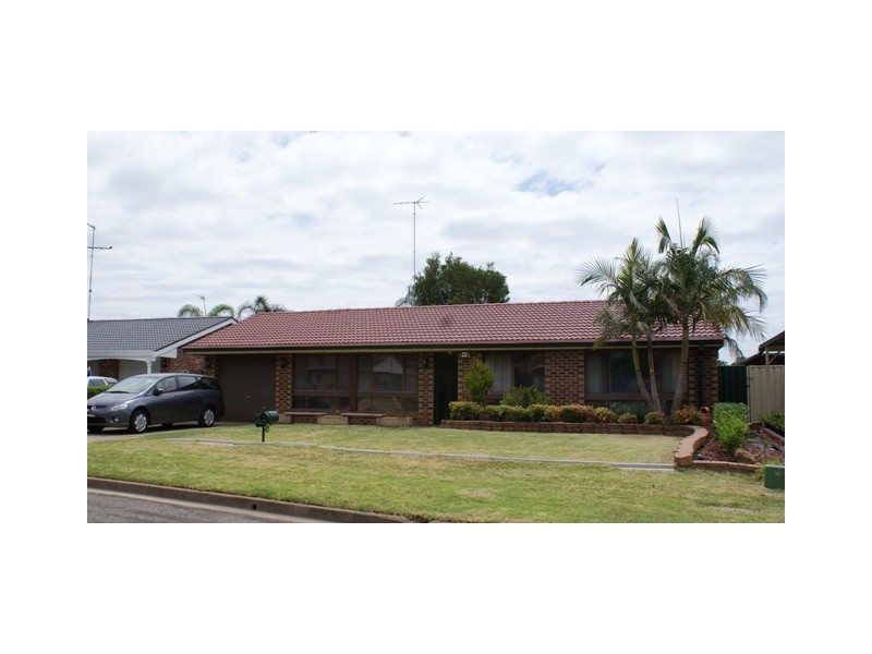 12  Davidson Close, St Clair NSW 2759