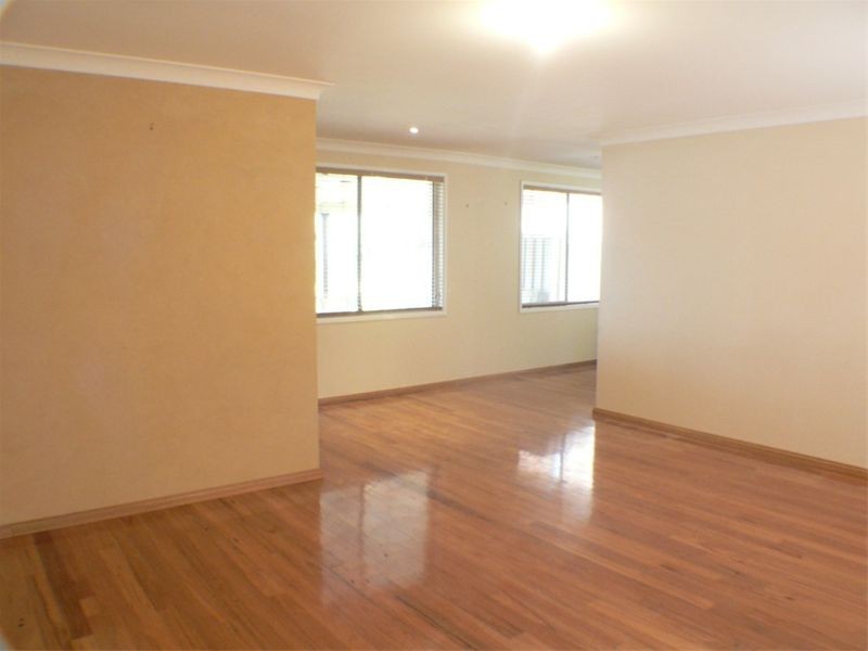 11 Cassia Close, St Clair NSW 2759