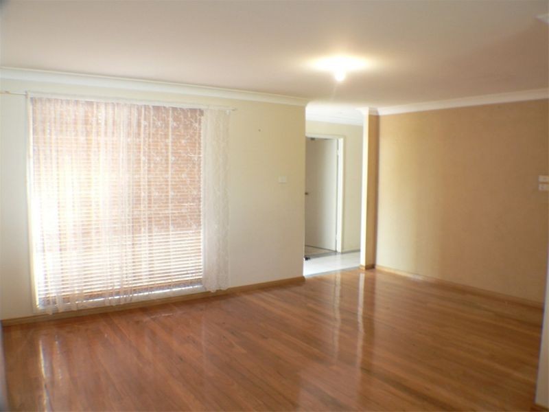 11 Cassia Close, St Clair NSW 2759