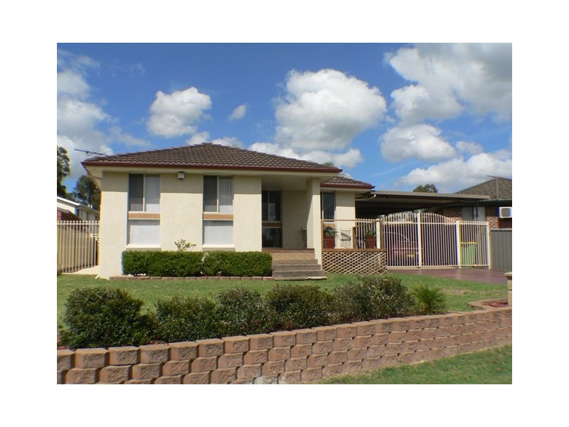 10  Hunter Street, St Clair NSW 2759