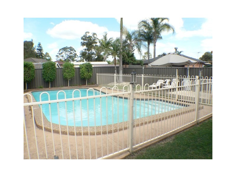 10  Hunter Street, St Clair NSW 2759