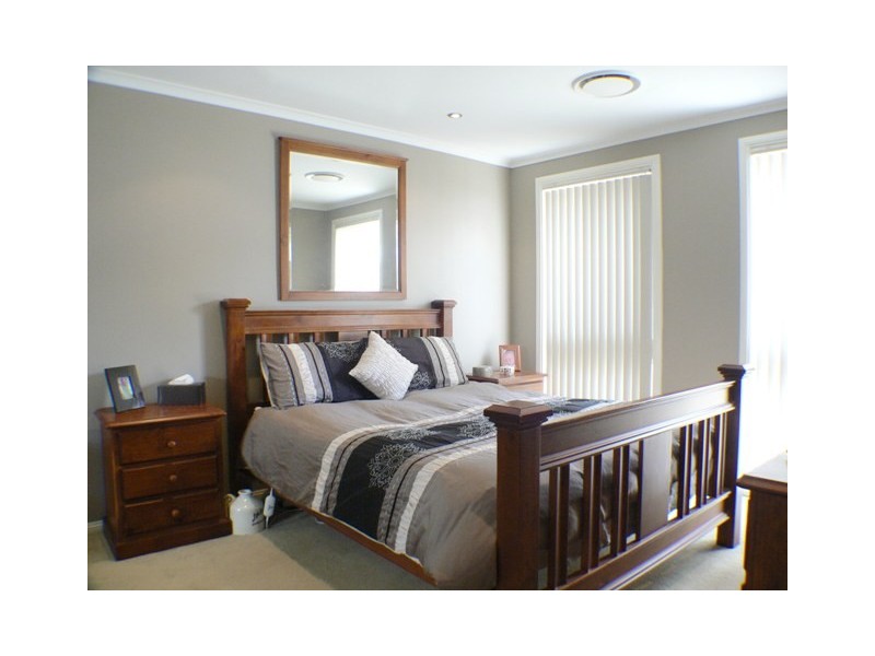 10  Hunter Street, St Clair NSW 2759