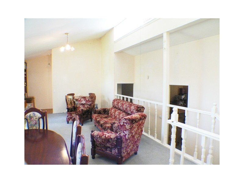 10 Explorers Way, St Clair NSW 2759