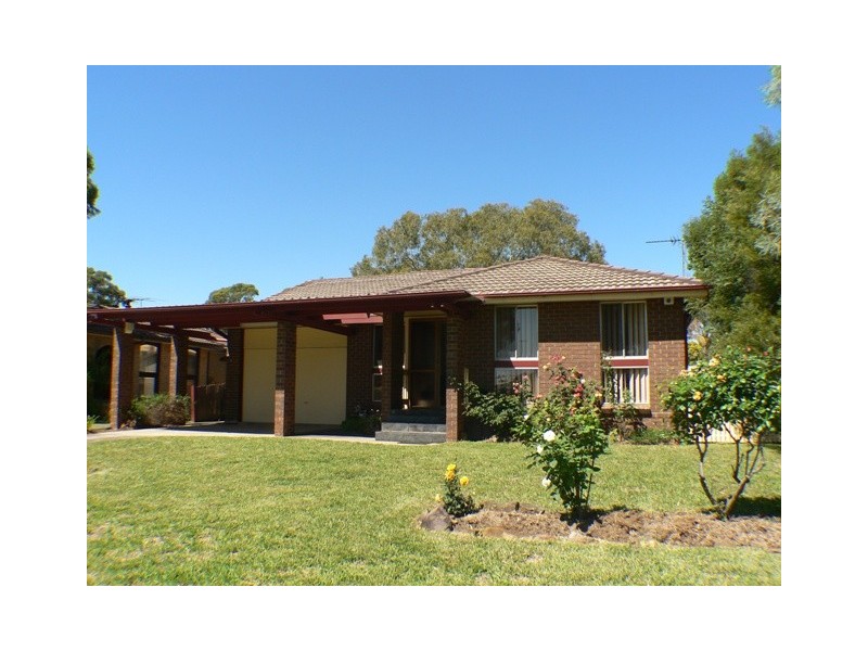 3  Napunyah Way, St Clair NSW 2759