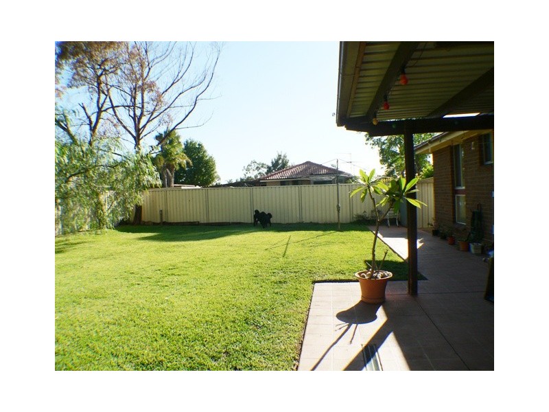 3  Napunyah Way, St Clair NSW 2759