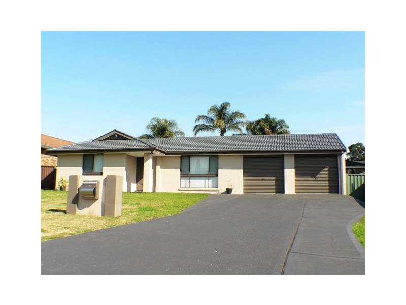 9  Newark Place, St Clair NSW 2759