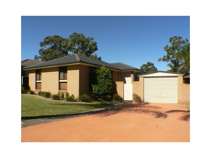 10  Lyrebird Crescent, St Clair NSW 2759