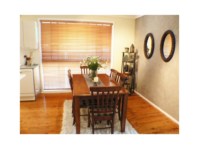 10  Lyrebird Crescent, St Clair NSW 2759