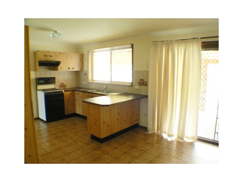 3 Woronora Place, St Clair NSW 2759