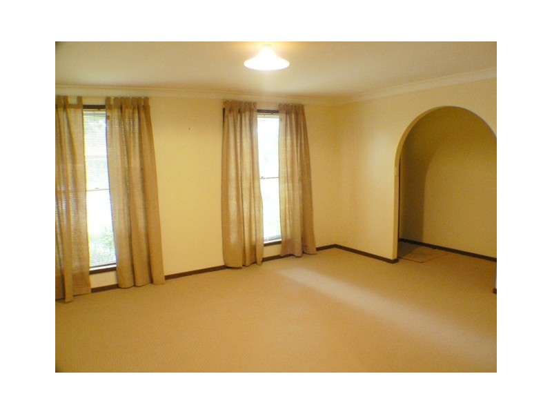 3 Woronora Place, St Clair NSW 2759