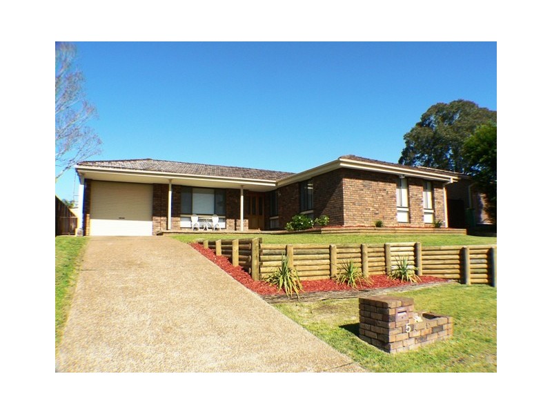 5  Illawarra Drive, St Clair NSW 2759