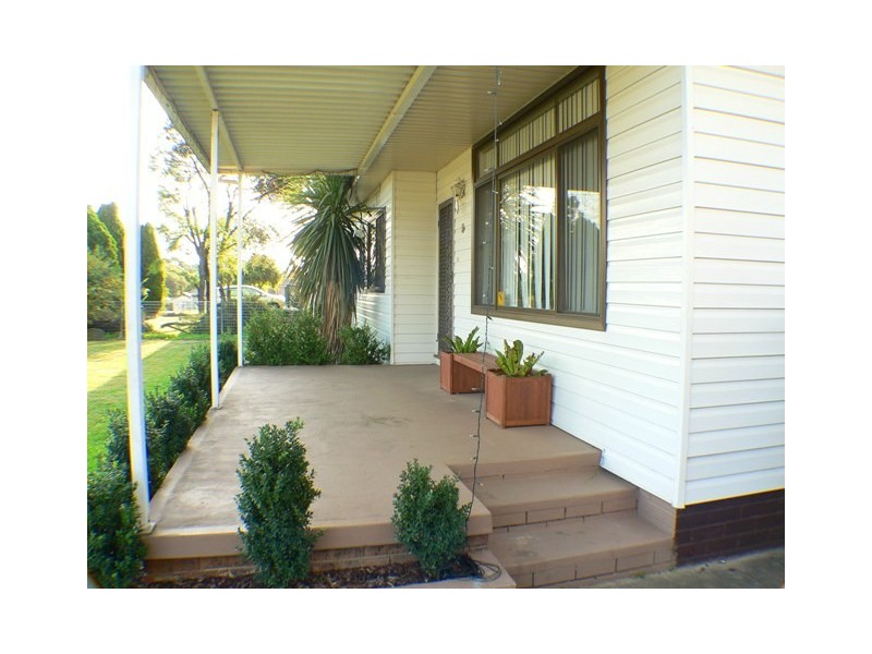 8 Malouf Street, Colyton NSW 2760