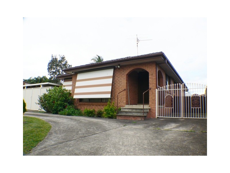 12 Kala Circuit, St Clair NSW 2759