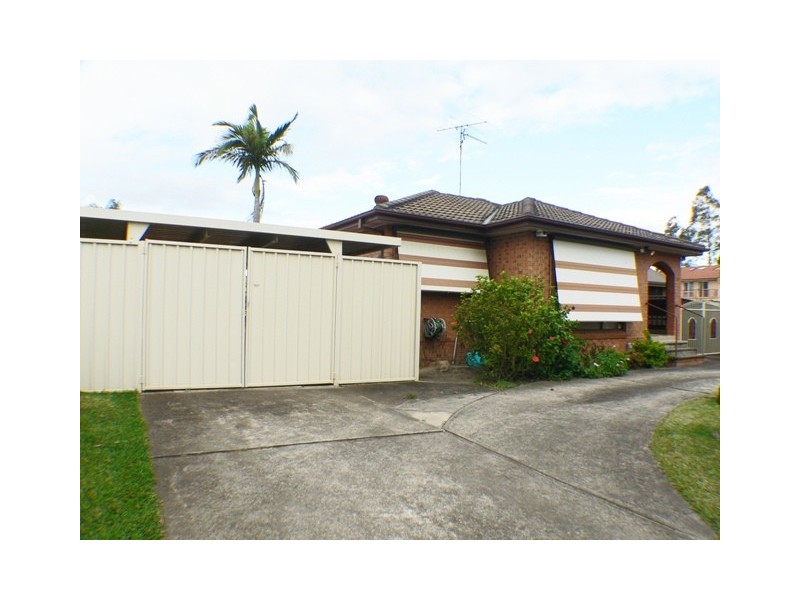 12 Kala Circuit, St Clair NSW 2759