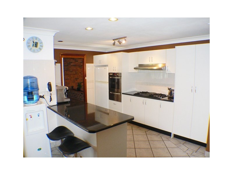 6  Mezen Close, St Clair NSW 2759