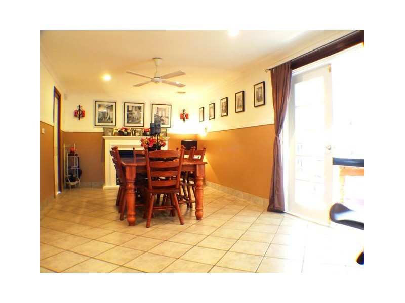 6  Mezen Close, St Clair NSW 2759