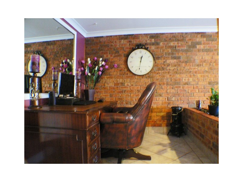 6  Mezen Close, St Clair NSW 2759