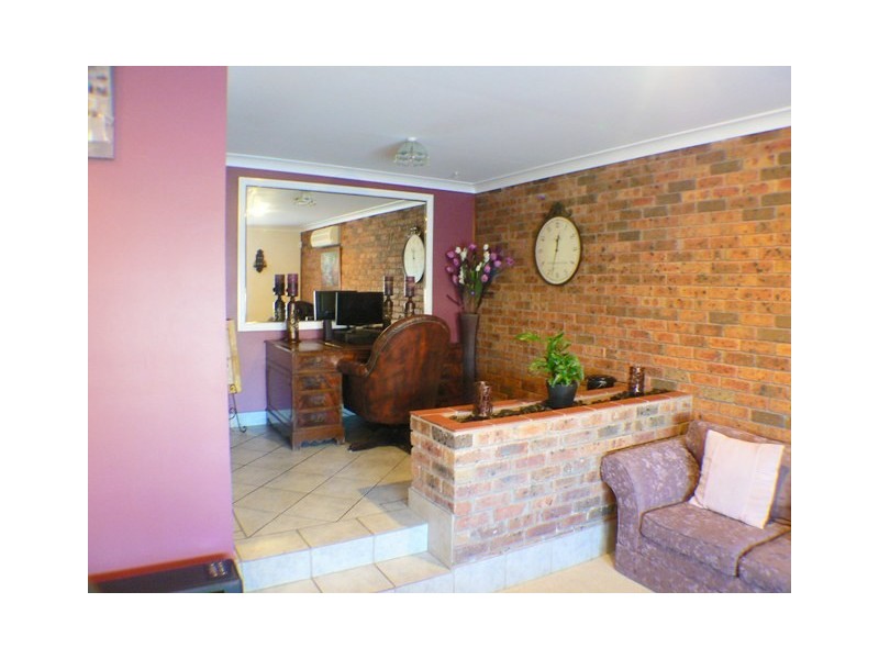 6  Mezen Close, St Clair NSW 2759