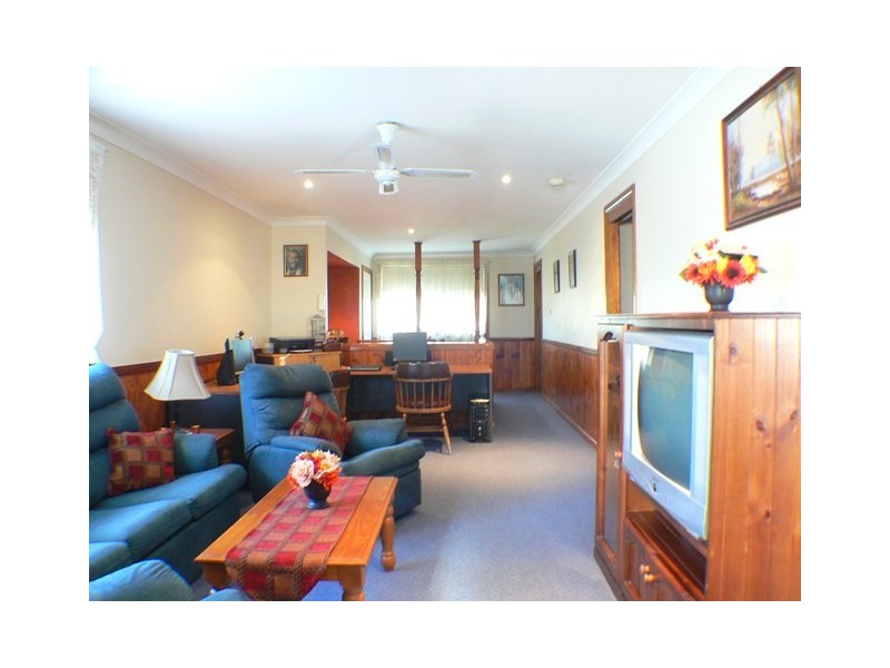 6  Mezen Close, St Clair NSW 2759