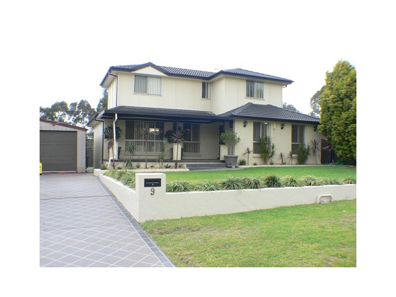 9 Auber Glen, St Clair NSW 2759