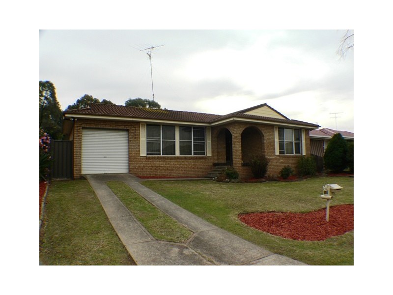 124  Pine Creek Circuit, St Clair NSW 2759