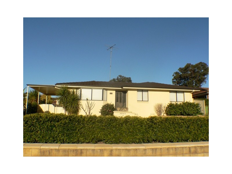 10  Barrallier Way, St Clair NSW 2759