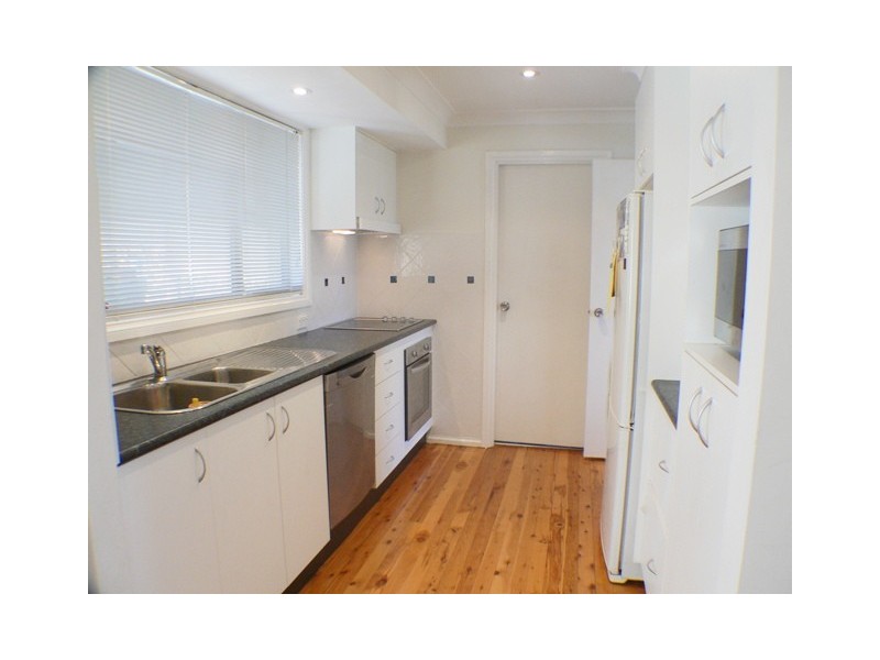 10  Barrallier Way, St Clair NSW 2759