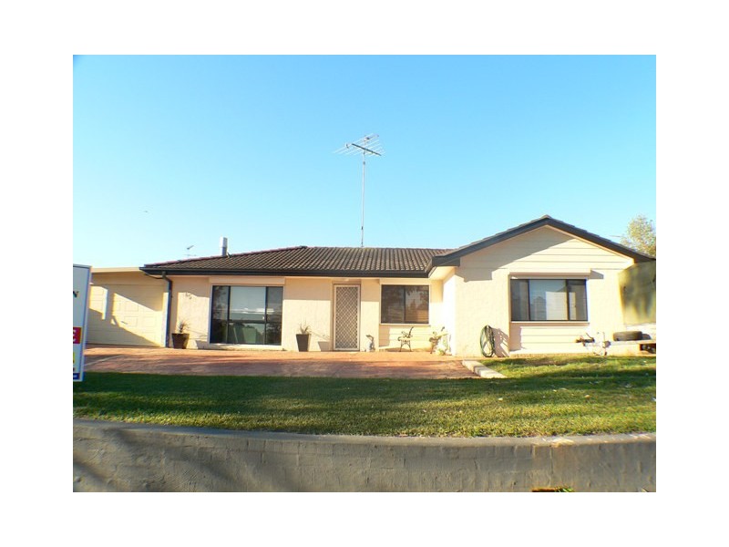 65  Banks Drive, St Clair NSW 2759