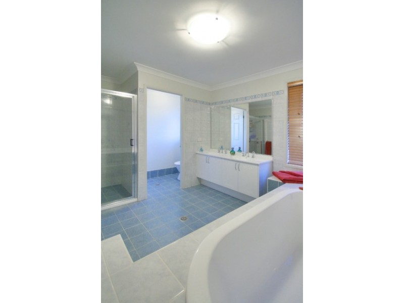 12  Leicester Way, St Clair NSW 2759