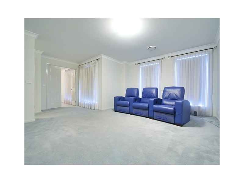 12  Leicester Way, St Clair NSW 2759